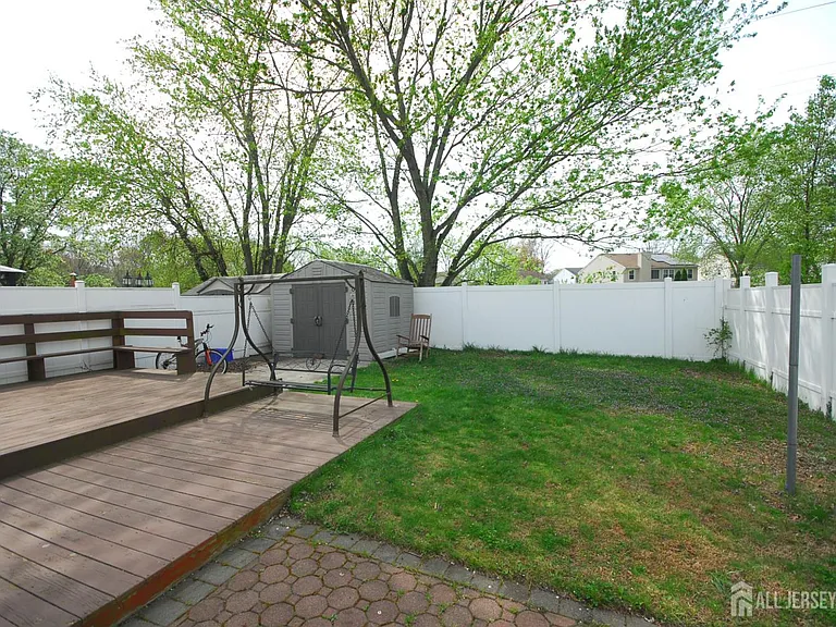 96 Brewster Cir — Photo 26