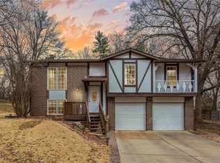 1193 Wicklow Rd, Ballwin, MO 63021