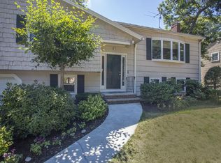 8 Bayberry Ln, Randolph, MA 02368
