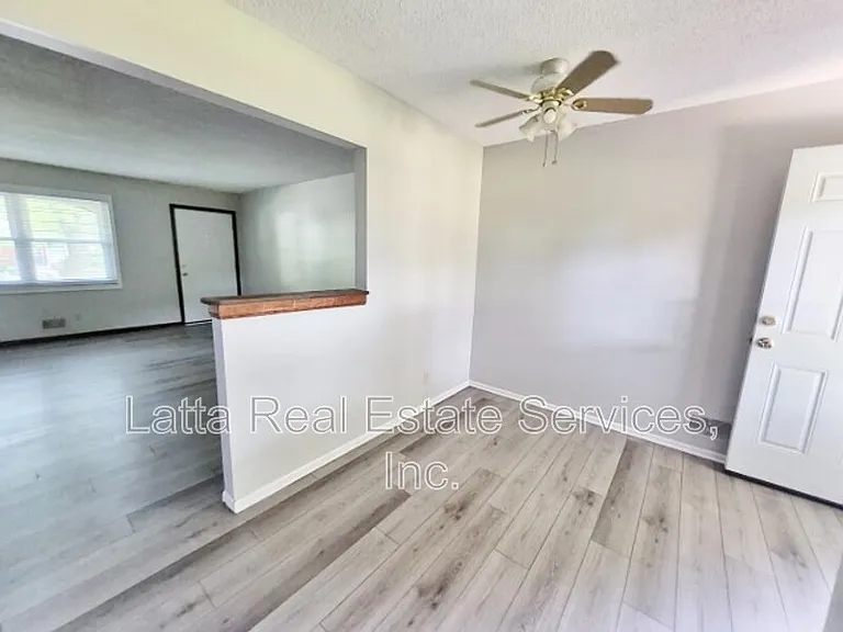 1303 SW Sunset St — Photo 5