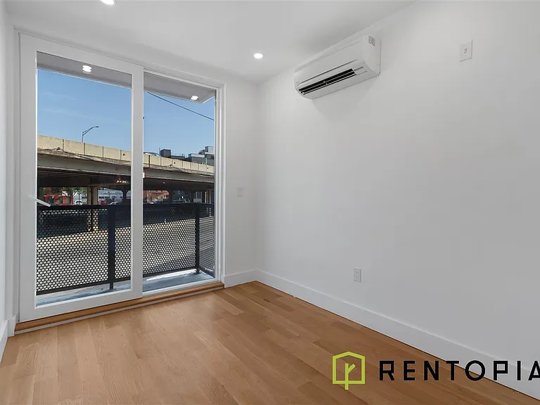 352 Meeker Ave #3E — Photo 2