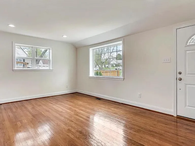 12728 Gould Rd — Photo 15