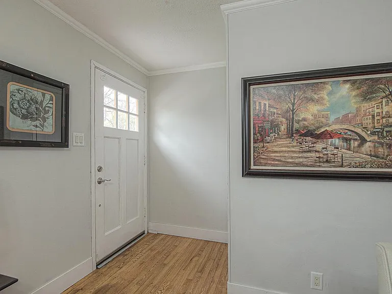 7604 Conser St — Photo 2