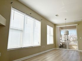 8412 S Holland Ct, Littleton, CO
