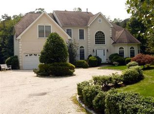 46 Eagle Ct, White Plains, NY 10605