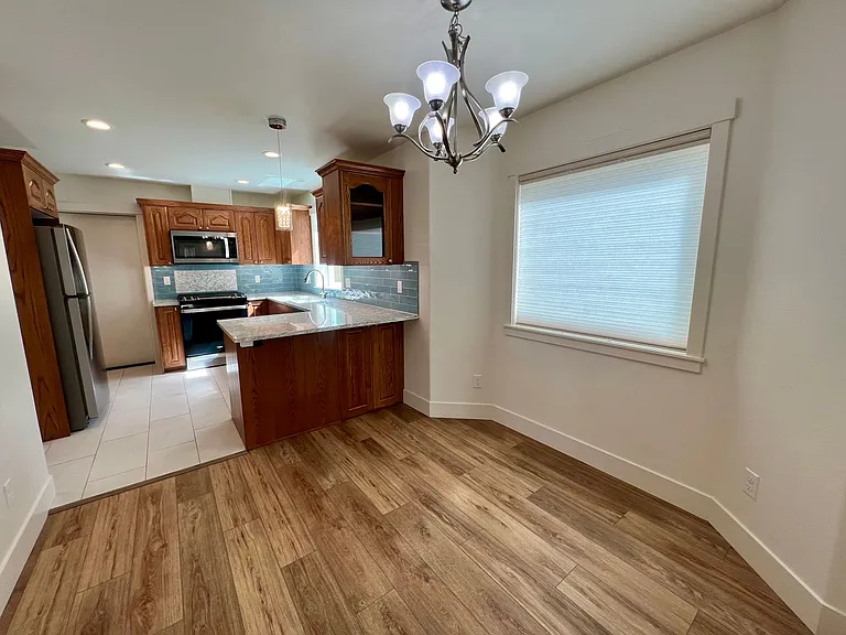 699 NW Florida Ave — Photo 4
