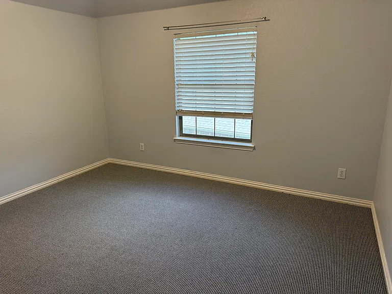 2489 Yuma Dr — Photo 22