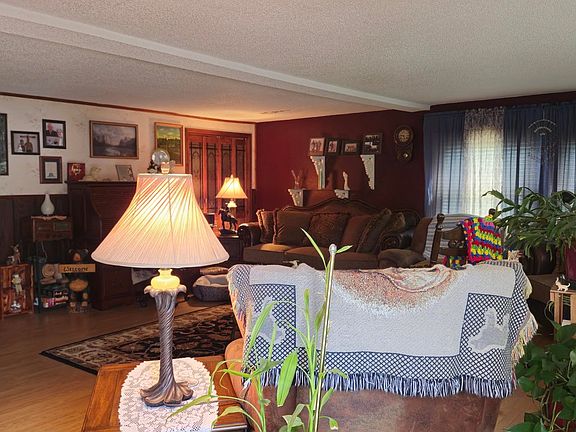 3rd image of 81 Main St