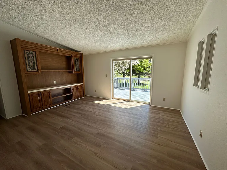 3817 Summit Dr — Photo 4