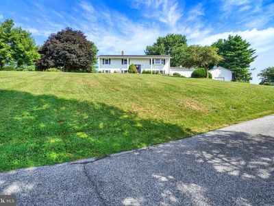 6043 Woods Rd, Stewartstown, PA, 17363