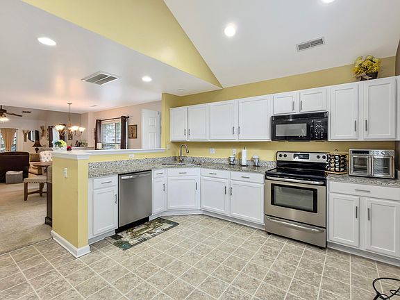 4th image of 5235 Fernland Way