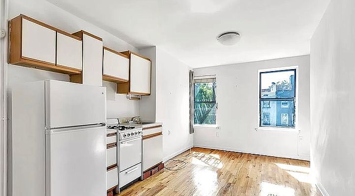 1st image of 527 E 5th St APT 5