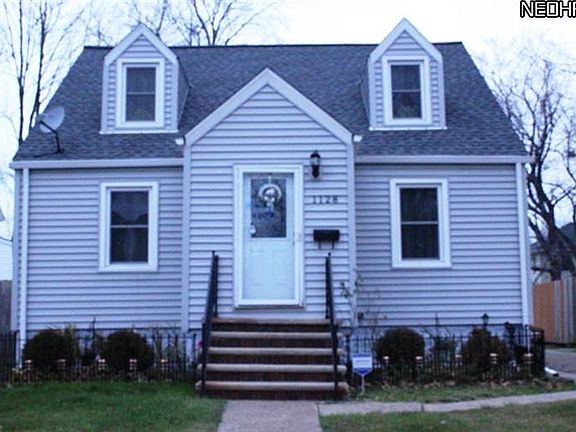 2nd image of 1128 W 20th St