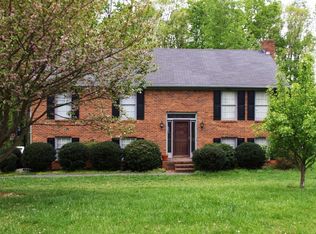 1125 Ridgecliff Dr, Rural Hall, NC 27045