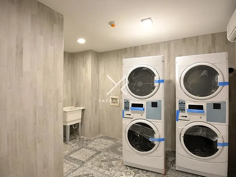 806 Saint Johns Pl #2B — Photo 8
