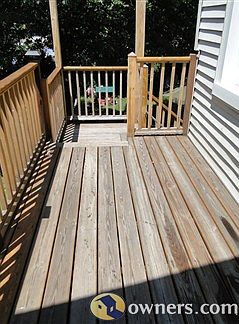 2nd floor apartment has access to lower deck