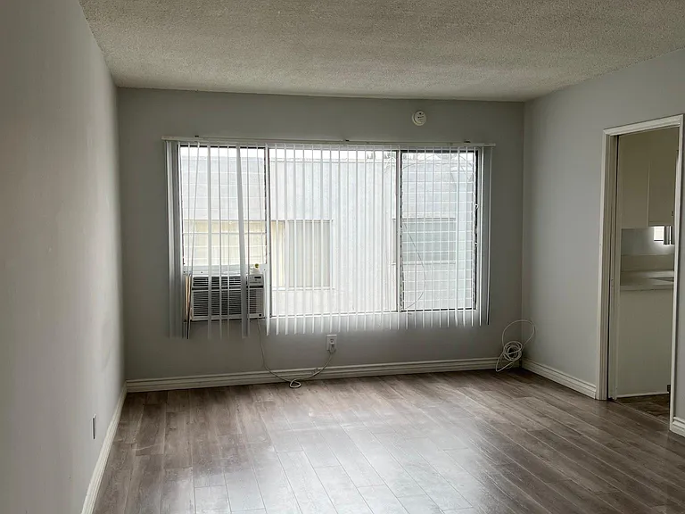 1035 N Edinburgh Ave #11B — Photo 12