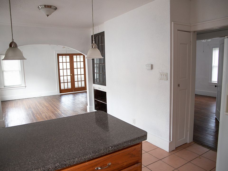 1st image of 414 13th St SE #414