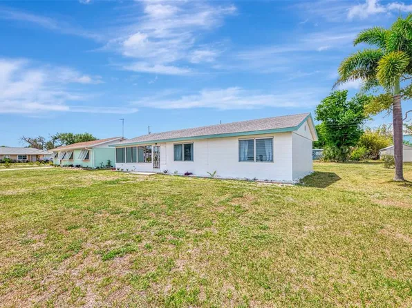 2870 9th St, Englewood, FL 34224