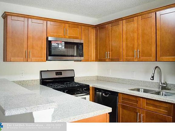 2nd image of 2333 Waterside Dr #2333