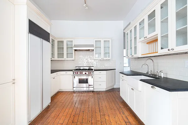 Rented by Compass | media 9