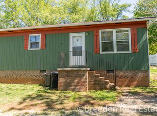 124 Polly St #A, Morganton, NC 28655