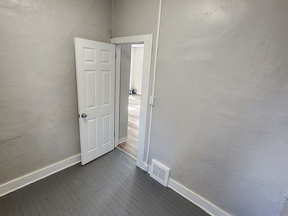 5th image of 8918 Folsom Ave Unit 2