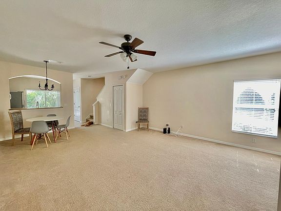 4th image of 15927 Fishhawk Creek Ln