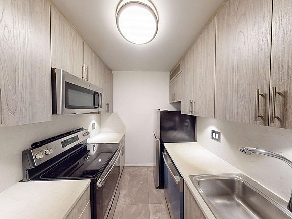 4th image of 433 W 43rd St APT 5A