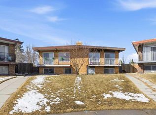 1827 46th St SE, Calgary, AB T2B 2J9