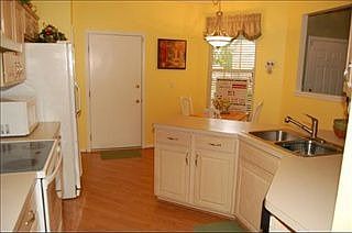 5th image of 3084 Autumn Lake Dr