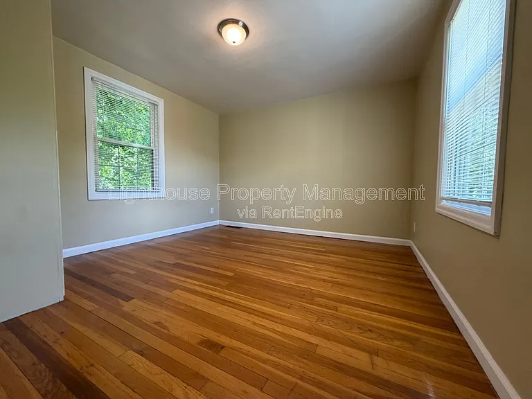 1447 Giddings Ave SE #2 — Photo 9