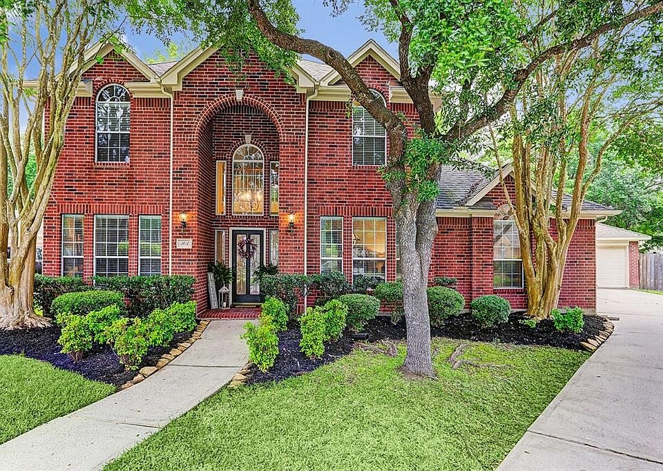 1st image of 303 Lake Front Dr