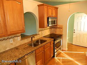5th image of 3911 La Flor Dr