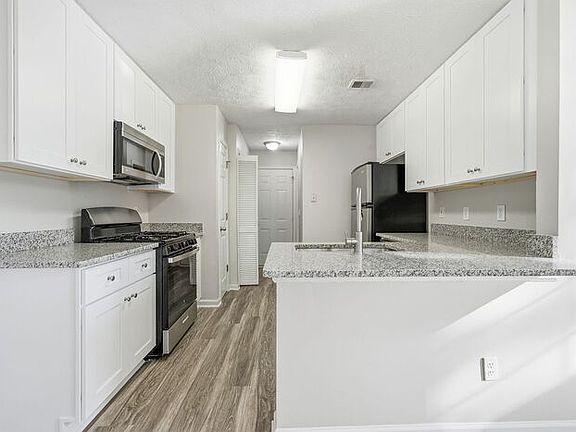 4th image of 1442 Parkside Club Dr