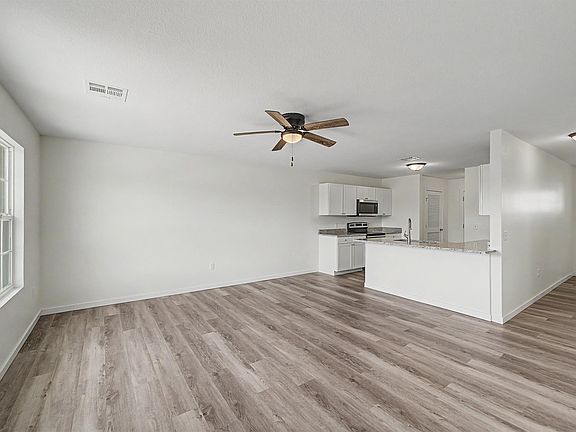 2nd image of 1218 Fountain Dr