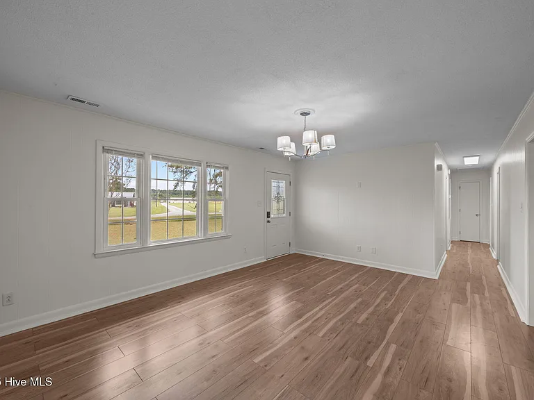 74 Cedar Rd — Photo 6