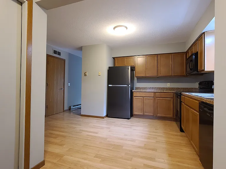 353 Nicole Ln #4 — Photo 6