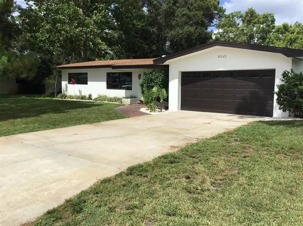 1045 Porter Dr NW, Largo, FL 33771