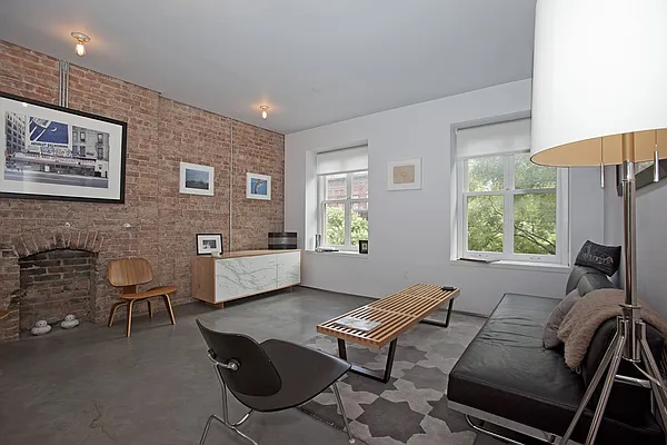 Sold by BLU Real Estate | media 32