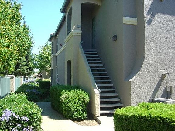 5th image of 5201 Laguna Oaks Dr Unit 31