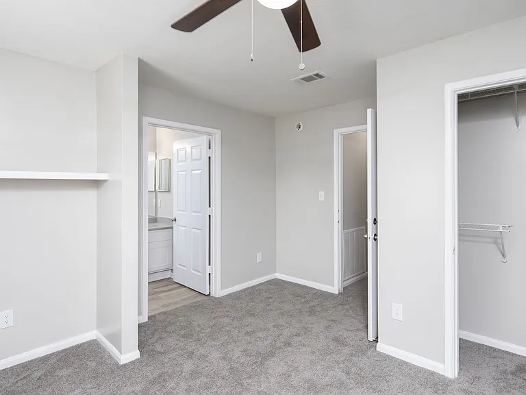 Stone Ridge Apartments — Photo 18