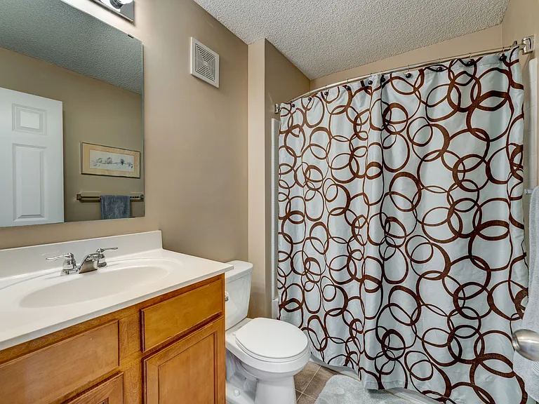 11939 Emery Village Dr N — Photo 18