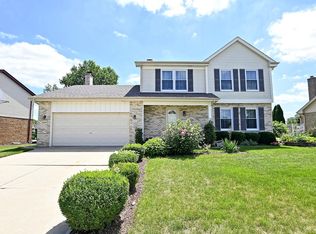 1082 Covington Dr, Lemont, IL 60439