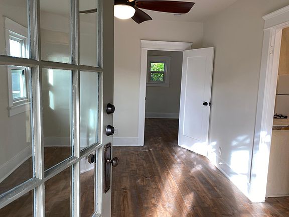 4th image of 1621 1/2 Edgecliffe Dr