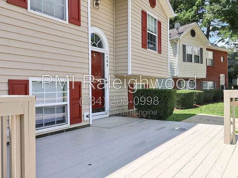 1709 Calypso Ct — Photo 6