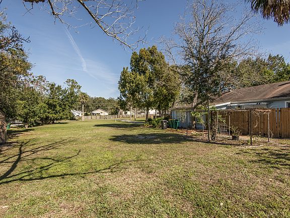 3rd image of 205 E 19th Ave