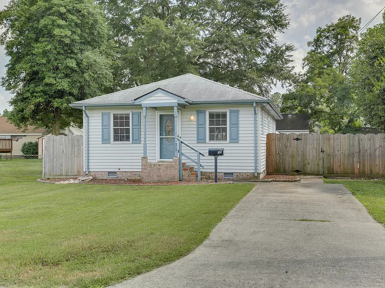 39 Appomattox Ave — Photo 1