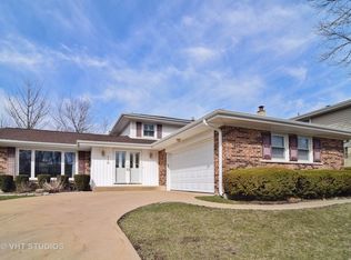 710 Huntington Ln, Schaumburg, IL 60193