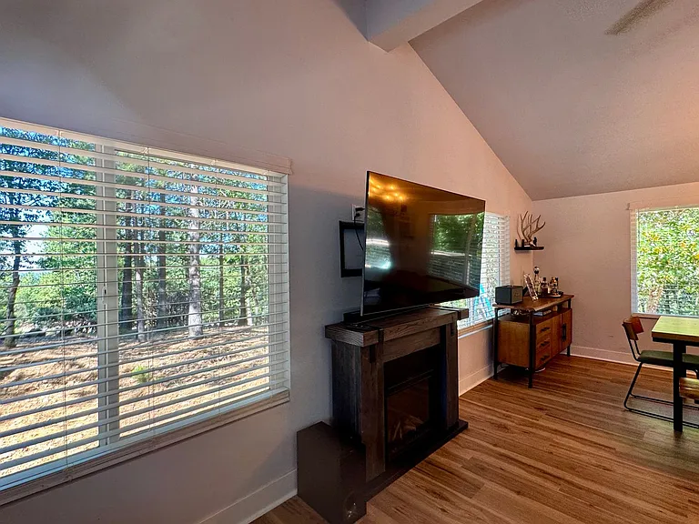 4425 Sierra Springs Dr — Photo 23